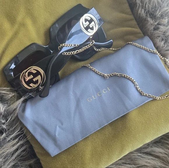 Gucci Black Square Oversised Women's Sunglasses with Gold Chain. Authentic. - Picture 4 of 8